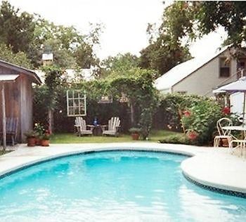Abby'S Guesthouse + Pool フレデリックスバーグ エクステリア 写真